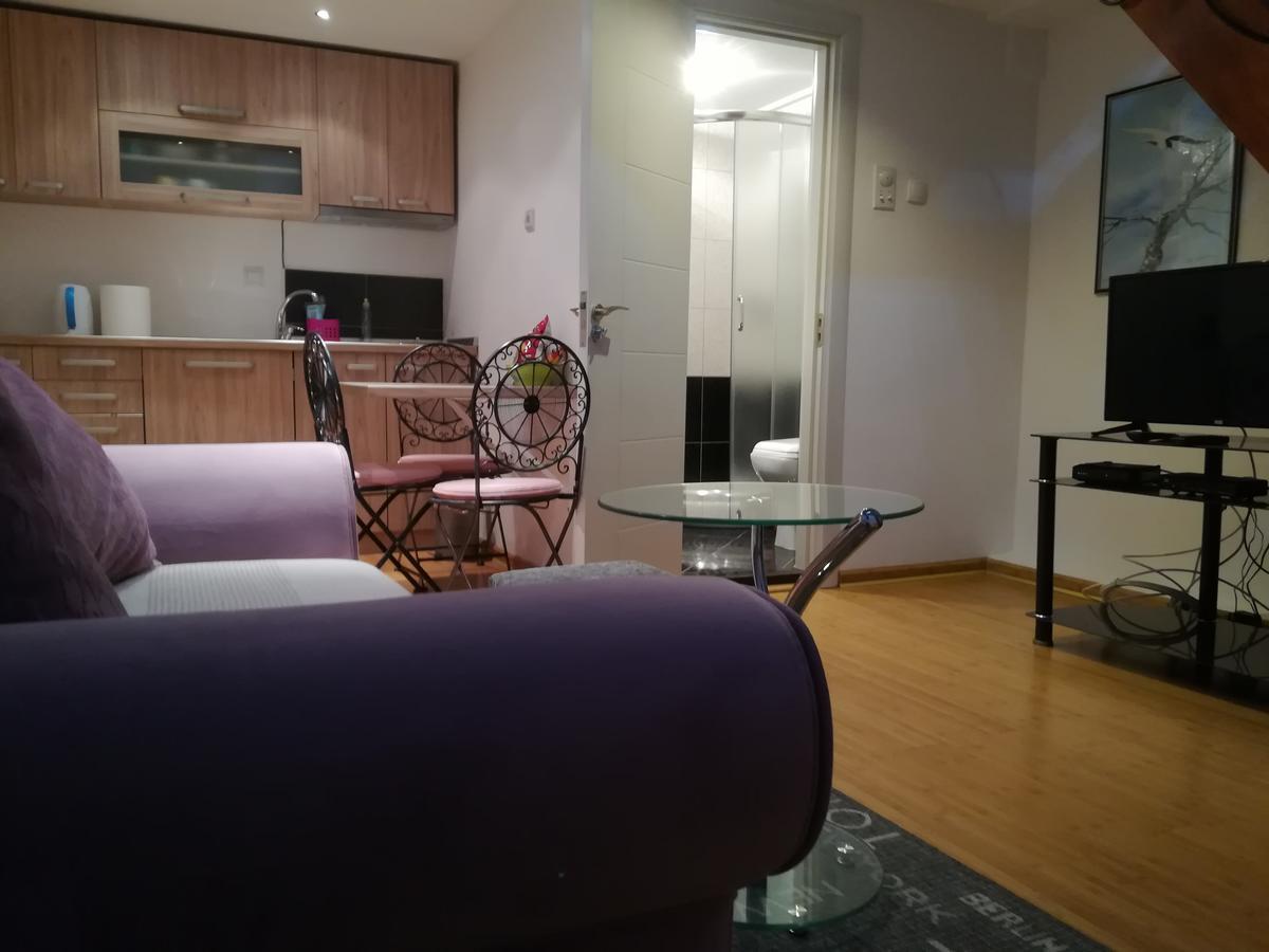 Apartman Galerija Appartement Novi Sad Buitenkant foto